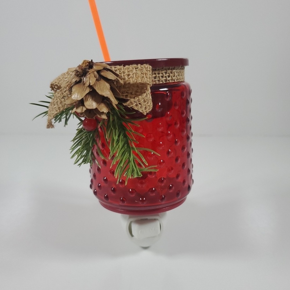 Better Homes‎ And Gardens Fragrance Warmer Hobnail Red Christmas/Winter